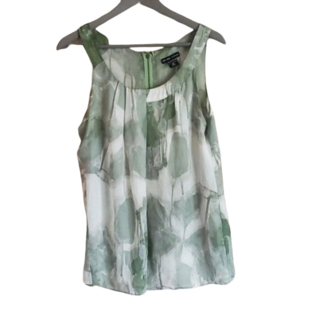 Green New York and Compamy work top floral blous